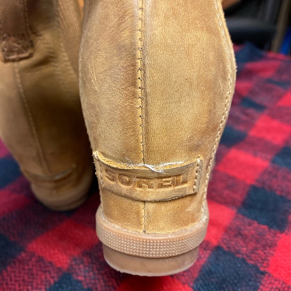 Sorel Joan of Arctic Wedge Camel Leather Boots. - Picture 5 of 5